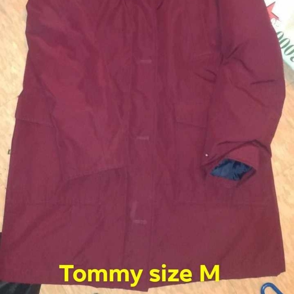Tommy winter coat size m - Picture 2 of 2